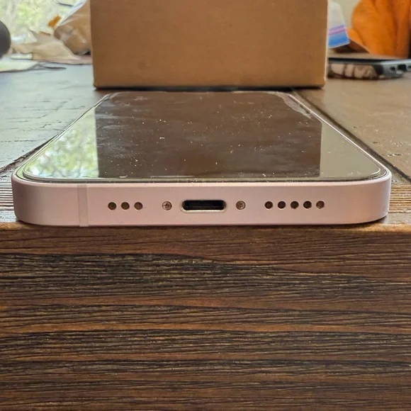 Apple iPhone 14 - Purple 256 g - Picture 3 of 9